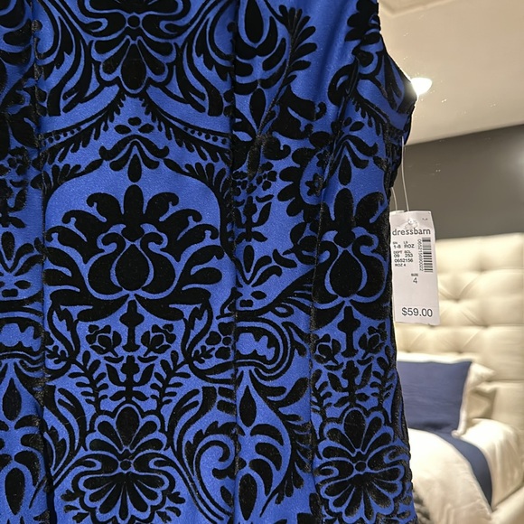 Beautiful cocktail dress with pockets - Picture 4 of 6